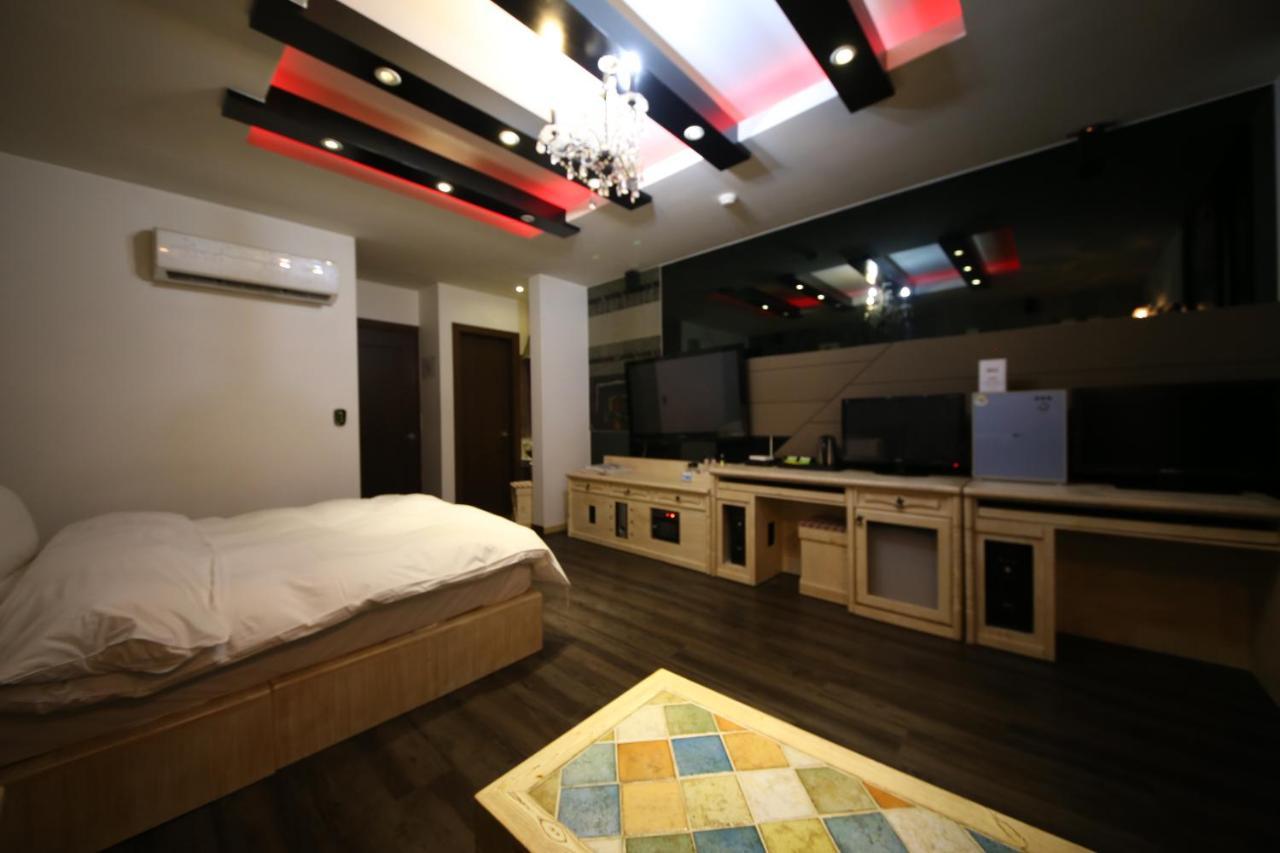 דאג'און Dubai Hotel מראה חיצוני תמונה