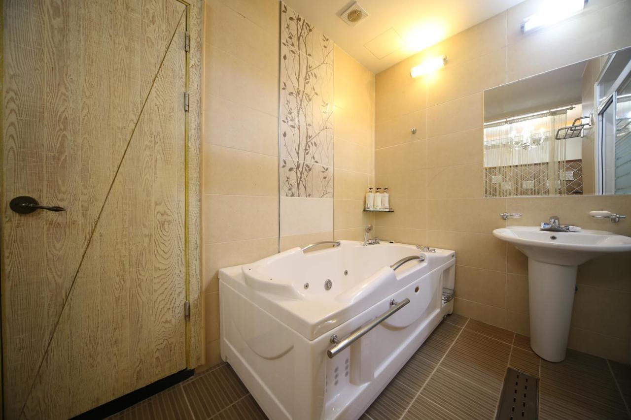 דאג'און Dubai Hotel מראה חיצוני תמונה