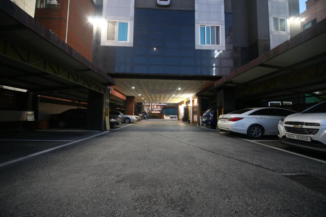 דאג'און Dubai Hotel מראה חיצוני תמונה